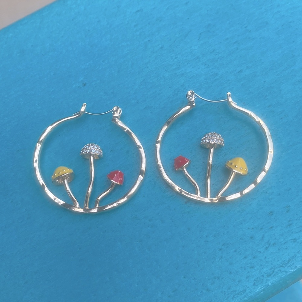 Brand New, Never Worn Gold Hoop Hammered Earrings with Mushrooms.